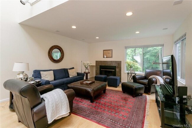 Photo - 118 Stone Bridge Square Unit 118