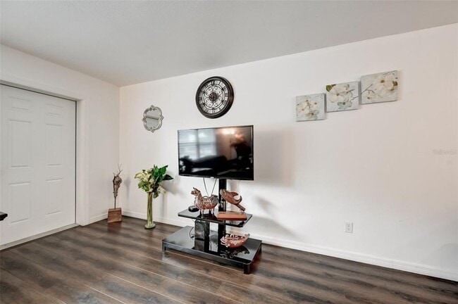 Photo - 618 S Osprey Ave
