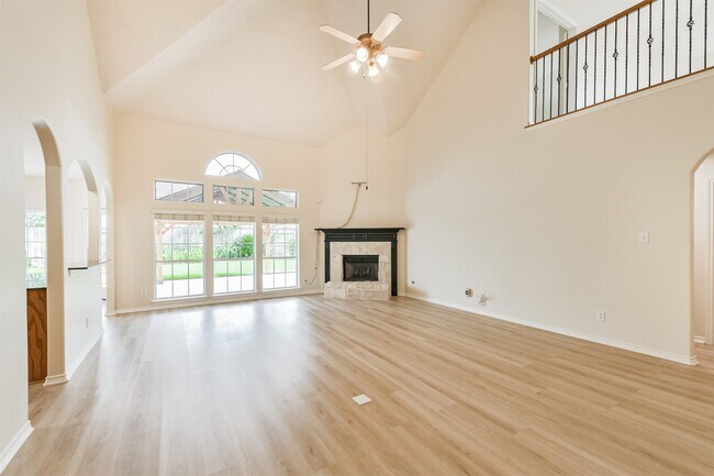 Photo - 11918 Mariposa Canyon Dr
