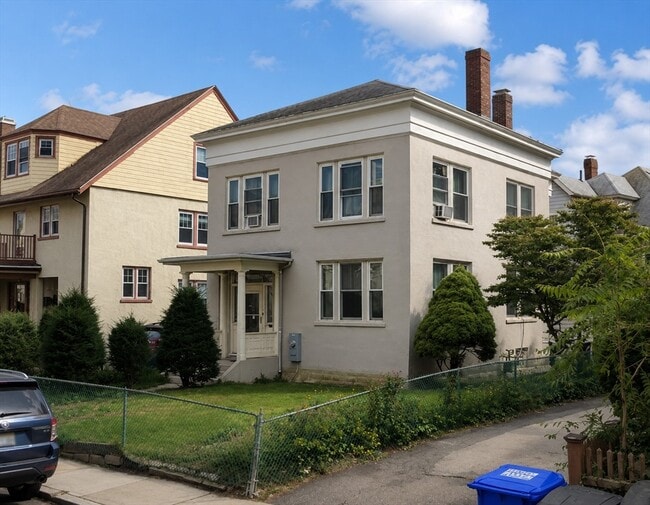 Building Photo - 104 Perkins St