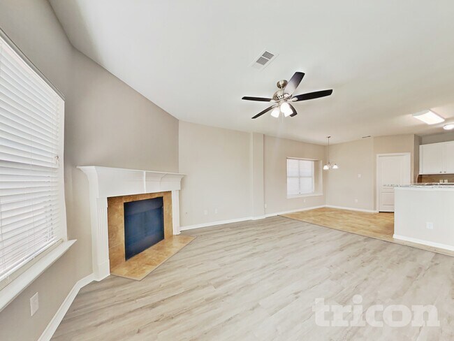 Photo - 8026 N Tarrytown Crossing Dr