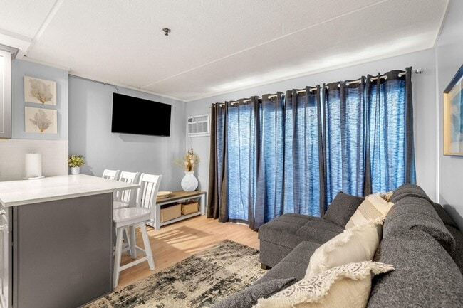 Photo - 933 Ocean Blvd Unidad 102