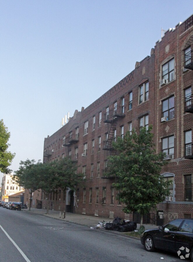 Photo - Pacific Court Apartments