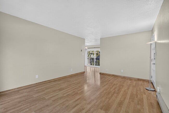 Photo - 835 Bing Dr
