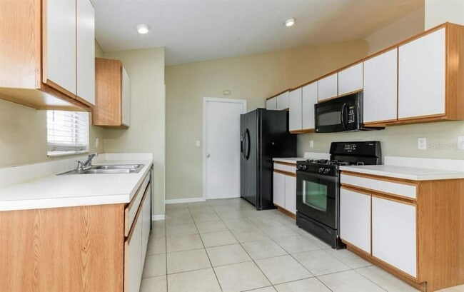 Photo - 409 21st Ave W