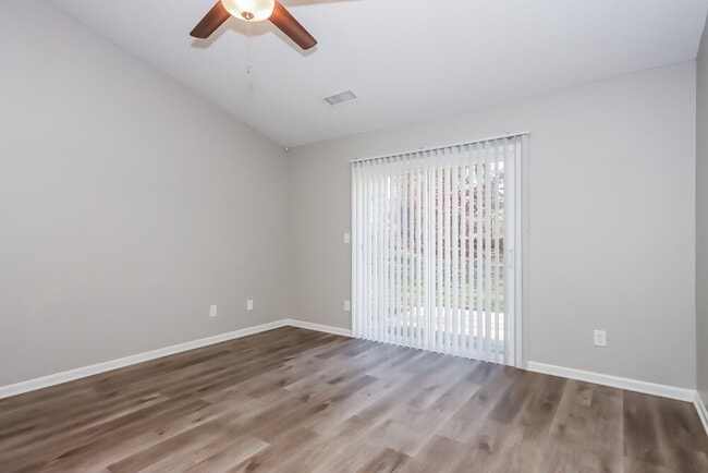 Photo - 1641 Galesburg St