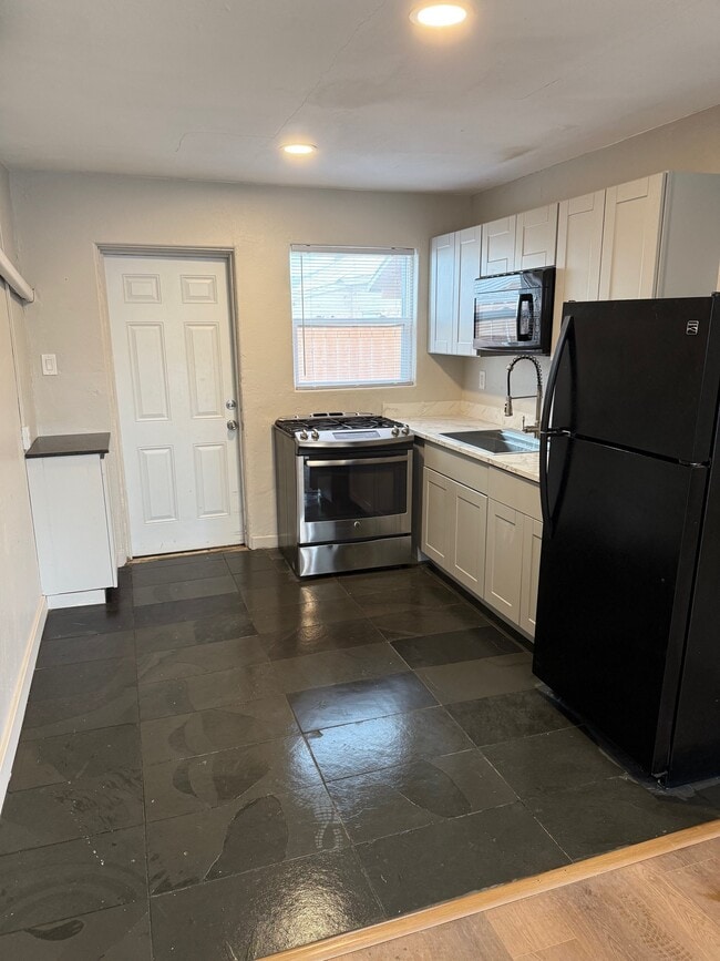 Photo - 1022 S Montezuma Ave
