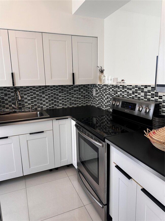 Photo - 10250 W Bay Harbor Dr Unit 4B