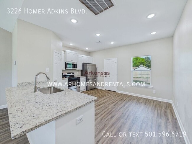 Photo - 3226 Homer Adkins Blvd