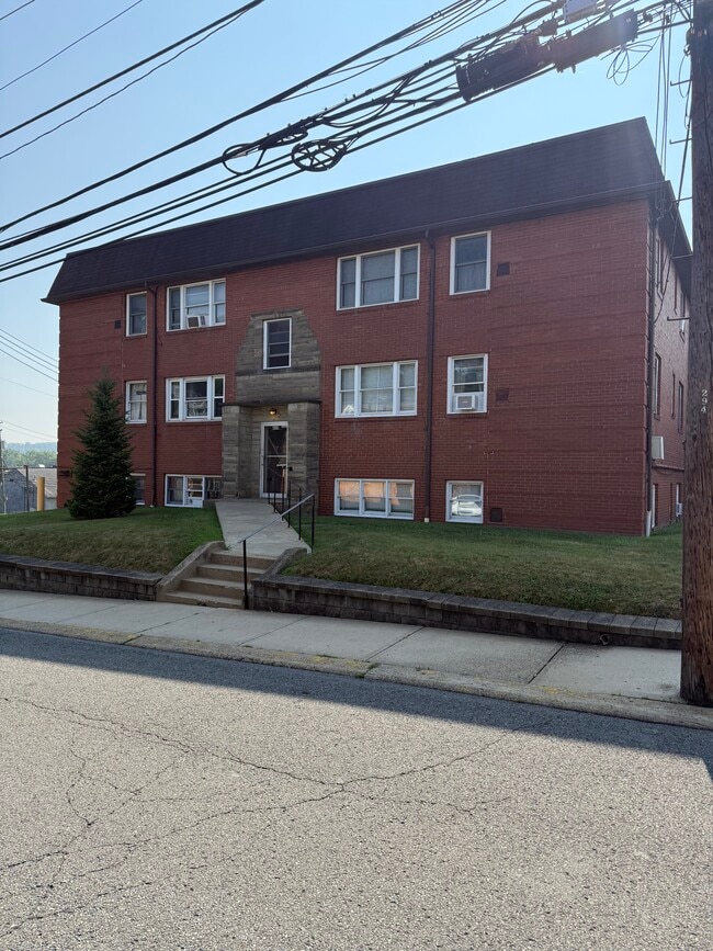 Building Photo - 419 Shady Ave Unit #5