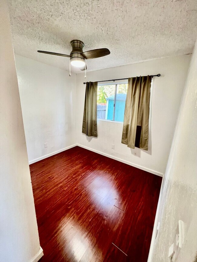 3bed/2bath Single family HOME! Rental House Rental in Sacramento, CA