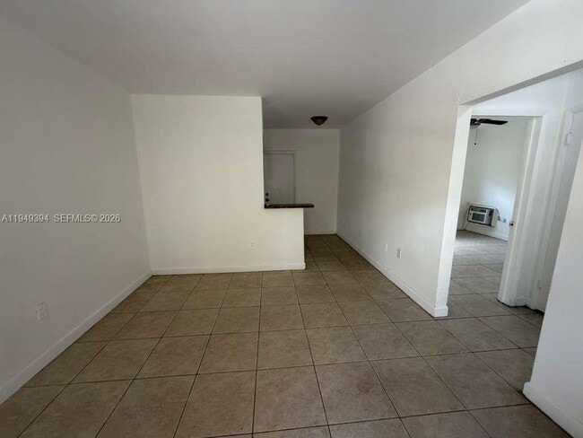 Building Photo - 1260 NE 139th St Unit 4