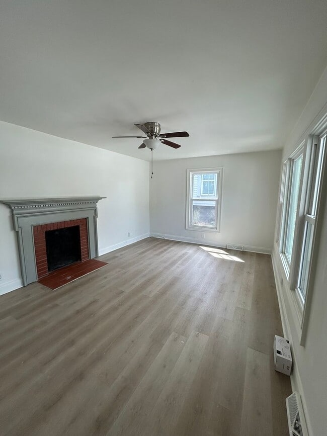 Photo - Beautifully Remodeled 4/2