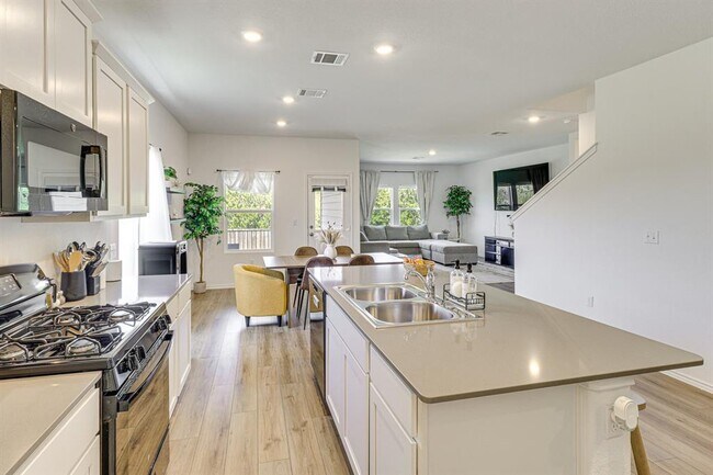 Photo - 10701 Steinbeck Dr