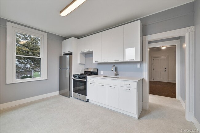 Building Photo - 1 Elizabeth Pl Unit 1F Rental