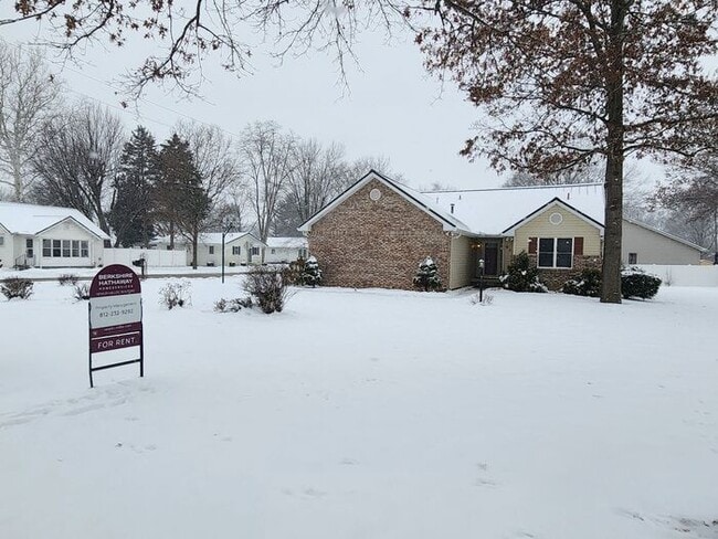 Photo - East Side Home Just Blocks From Baeslers And Meadows Shopping Center