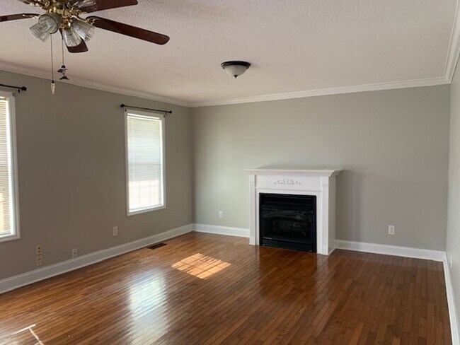 Photo - BEAUTIFUL 3 BEDROOM HOME
