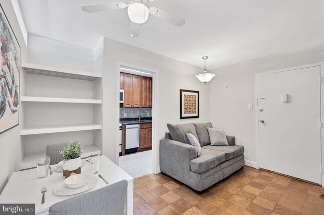 Building Photo - 2401 H St NW Unit 808