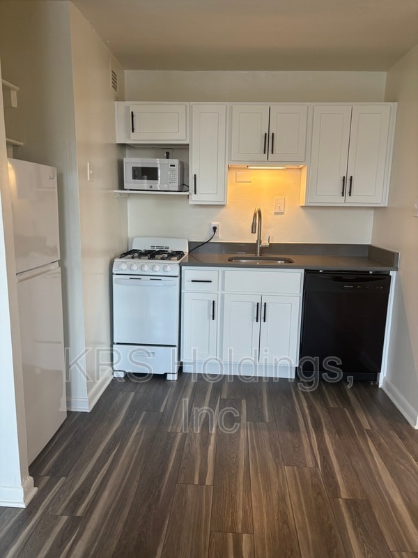 Building Photo - 311 W Franklin St Unit 411