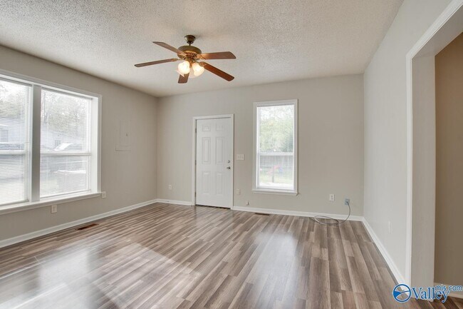 Photo - 310 Rock St SE Unit C