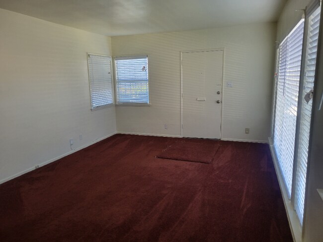 Photo - 520 E Hyde Park Pl