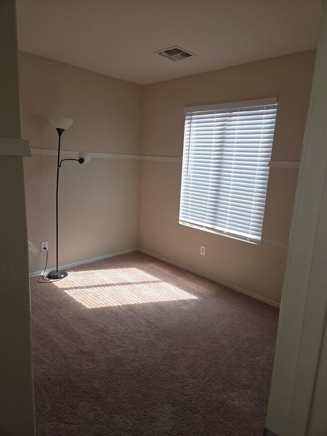 Photo - 229 S 125th Ave