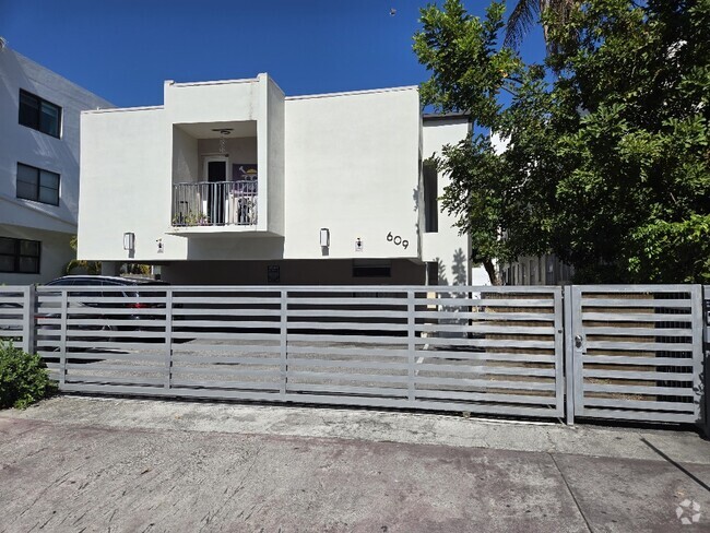 Building Photo - 609 Euclid Ave Unit #8 Rental