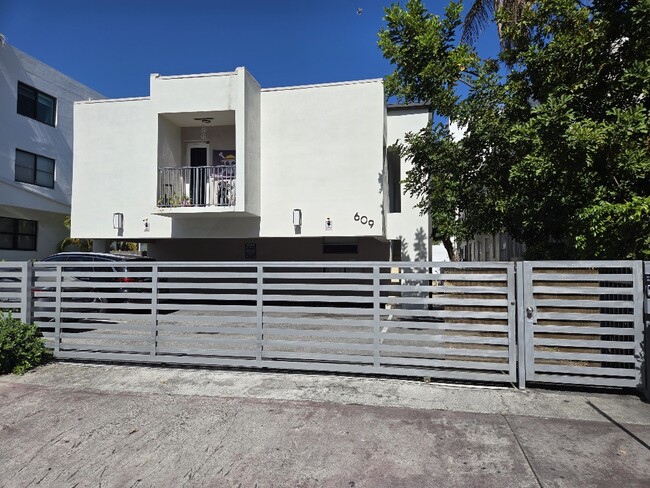 Photo - 609 Euclid Ave Unidad #8 Rental