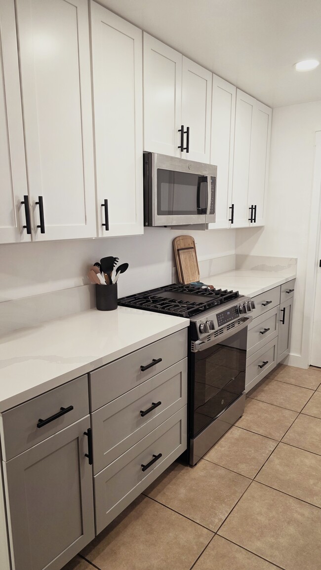 Photo - 4122 Lewis St