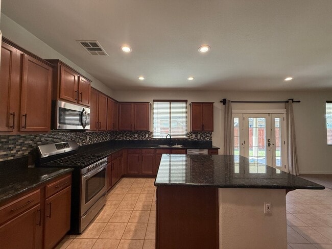 Photo - West Rosamond 5 bedroom