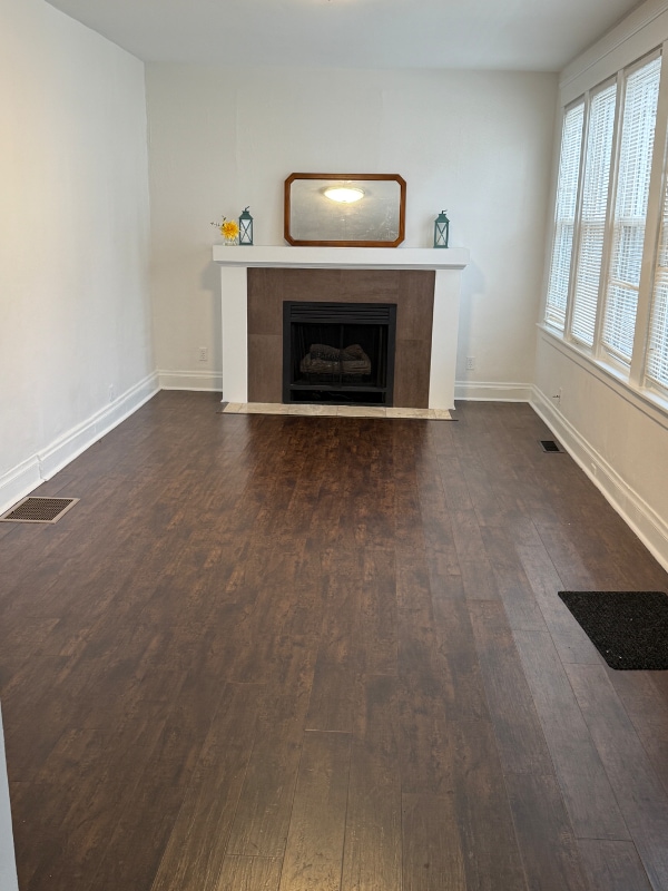 Photo - 4919 Jameson St