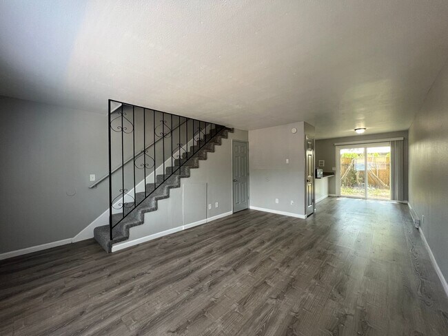 Photo - Raintree Apartments