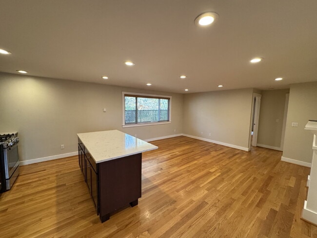 Photo - Beautiful 2-bedroom in SE Portland Sunnyside Neighborhood, Near Laurelhurst Park Unit 3437