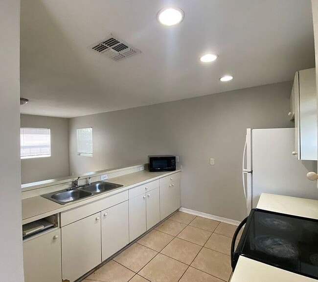 Building Photo - 7512 E 21st Ave Rental