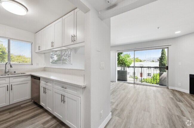 2BR, 2.5BA - 1,200SF