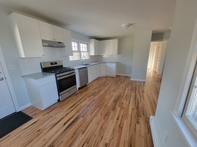 Photo - 181 Longview Ave