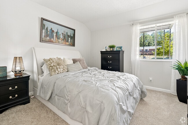 1 habitación - 1 baño - 540 pies cuadrados - Habitación - Ridgewood - Students save up to 10%!