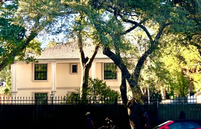 Photo - 7312 Main St