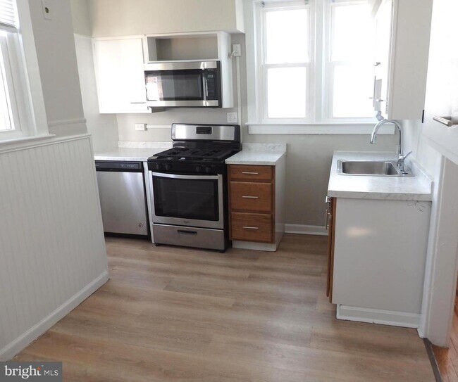 Photo - 129 S Eagle Rd