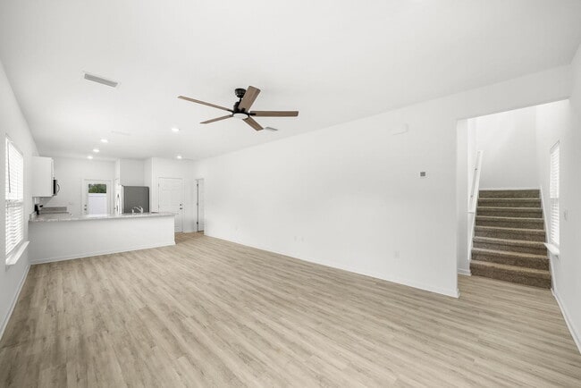 Photo - 231 Stagerbush St
