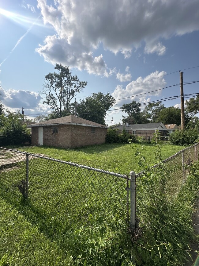 Photo - 900 W Vermont St