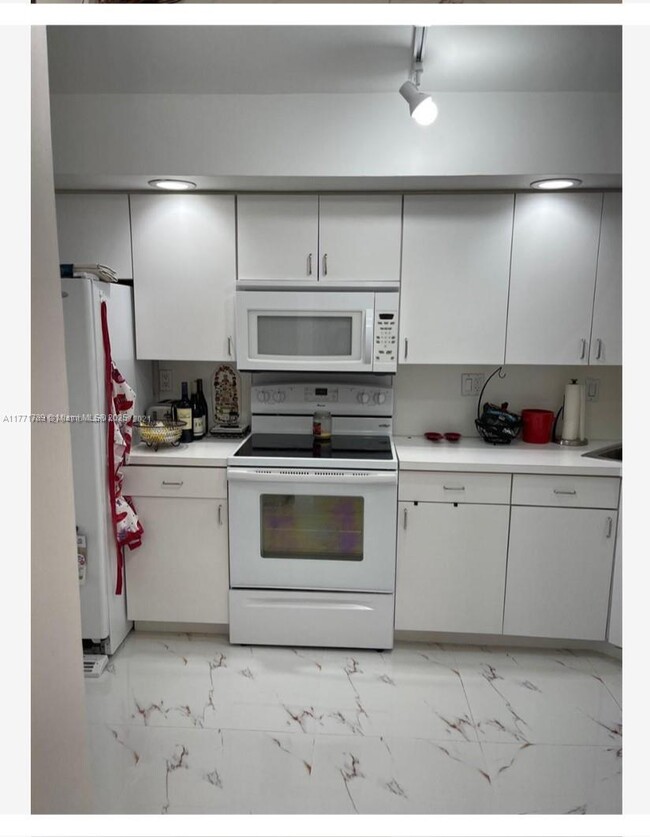 Photo - 6423 Collins Ave Condo Unit 1709