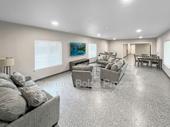 Photo - 1217 S Michigan Ave