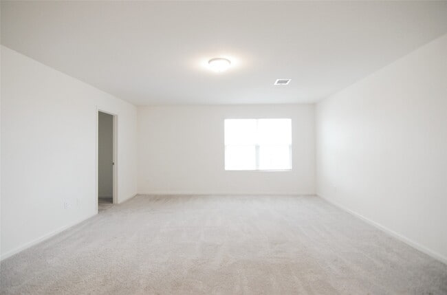 Photo - 1052 Water Oak Ln