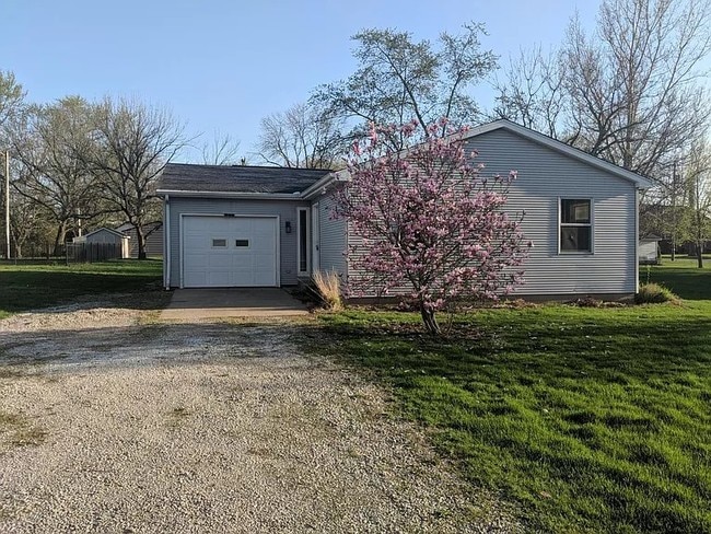 Photo - 203 School St