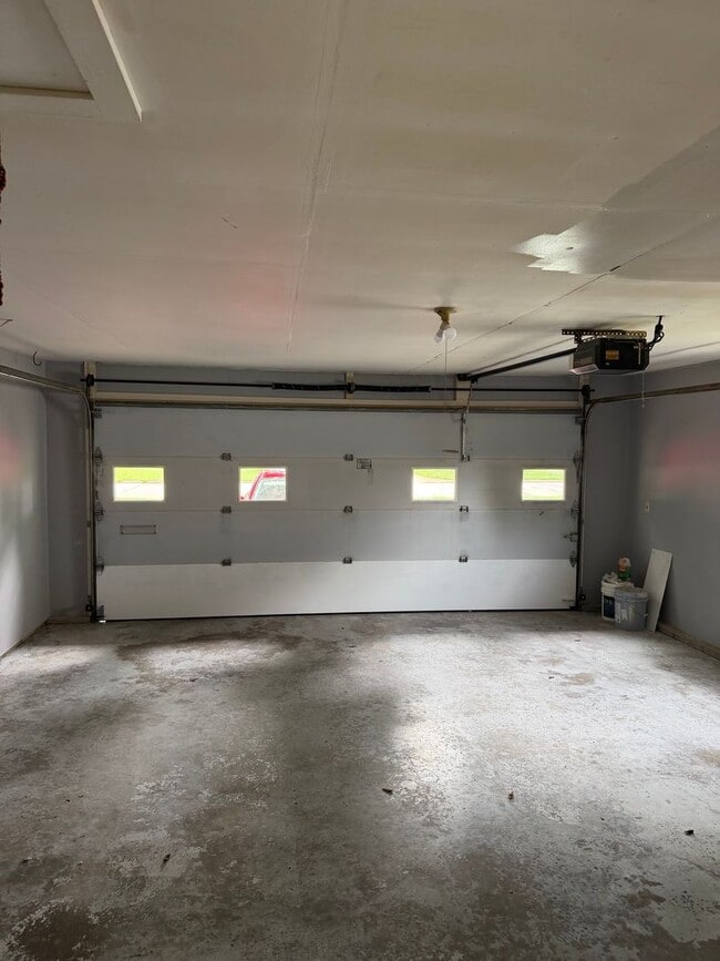 Photo - 2828 S Stewart Ave