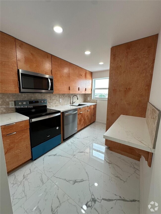 Building Photo - 245 18th St Unit 801 Rental