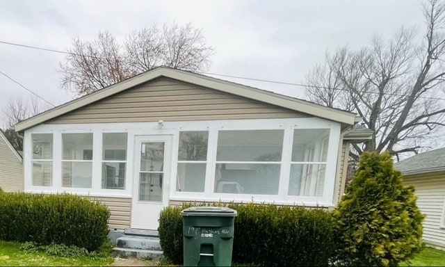 Photo - 1917 Hughes Ave