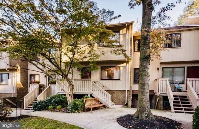 Photo - 2716 Glengyle Dr