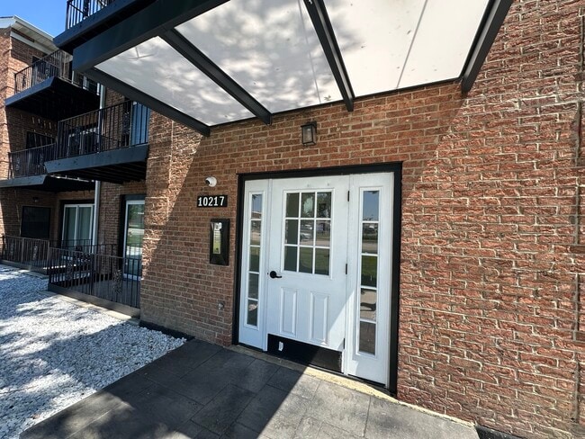 Photo - 10217 Dearlove Rd Unit 102